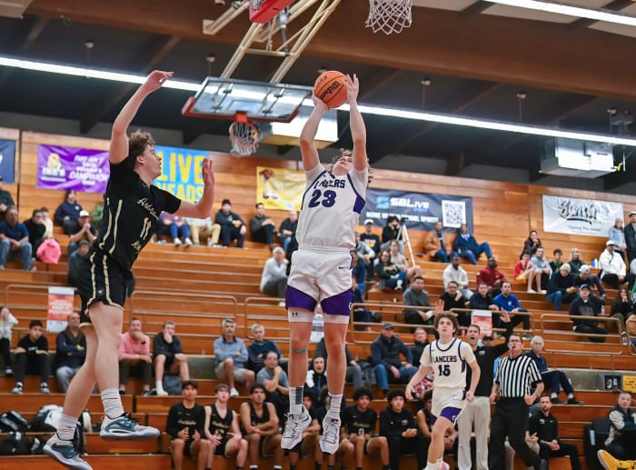 Archbishop Mitty vs Carlsbad Torrey Pines Holiday Classic December 29, 2023 Photo-Justin Fine60